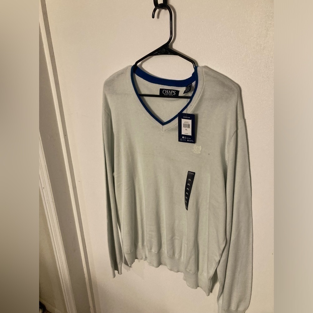 Chaps long sleeve sweater in size XL. New with tags. Perfect for fall/winter